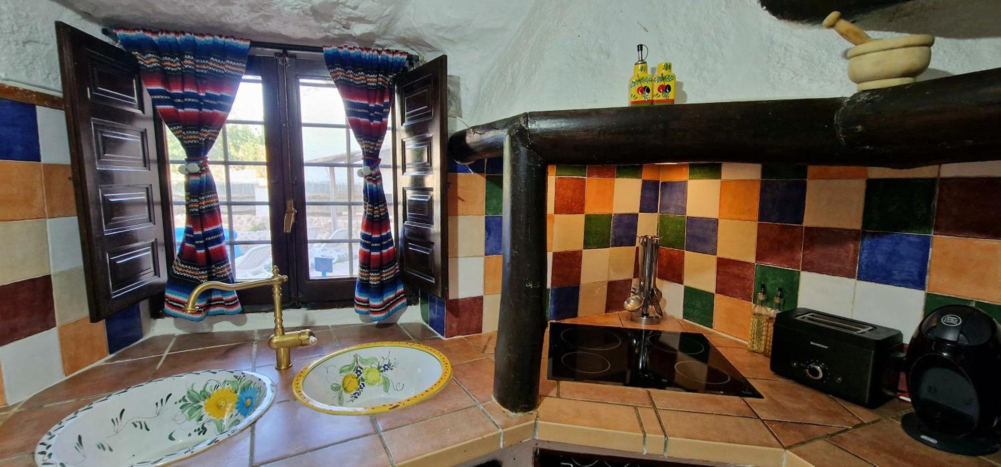 Casa Cueva Cascamorras "Capricho Andaluz" بازا المظهر الخارجي الصورة