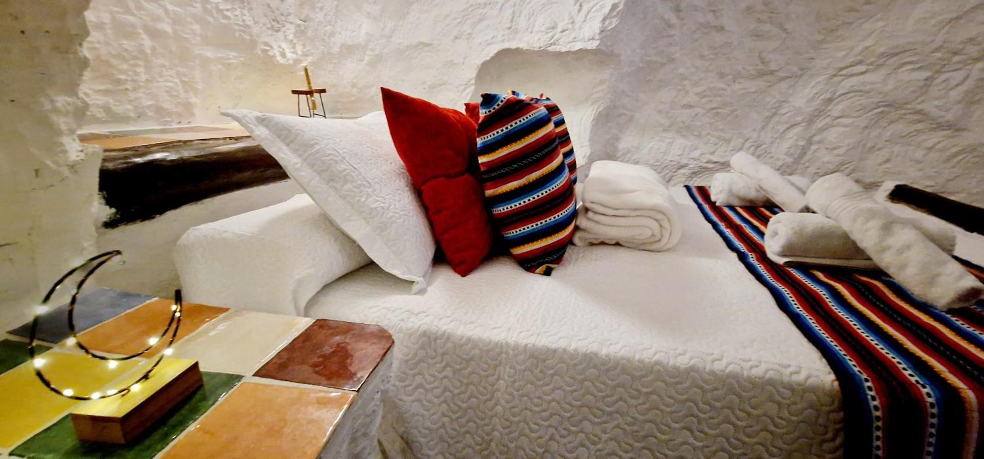 Casa Cueva Cascamorras "Capricho Andaluz" بازا المظهر الخارجي الصورة